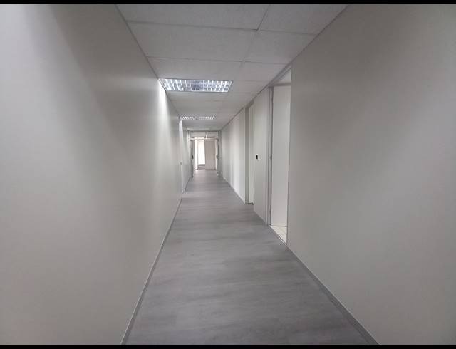 554M² OFFICE TO LET IN BRYANSTON